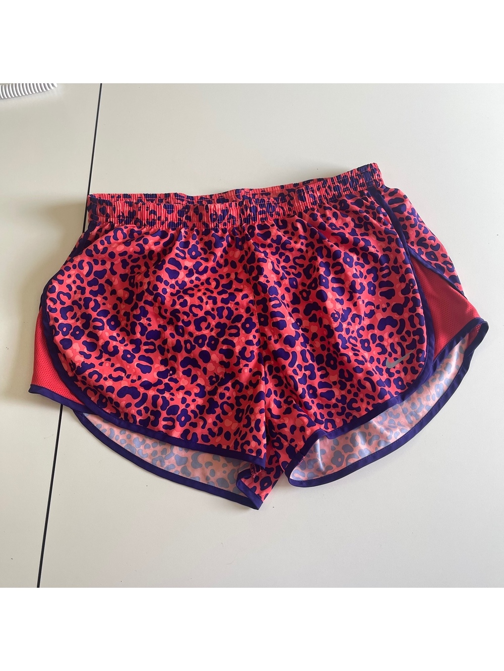 Nike Women's Size Small Bright Leopard Print Shorts